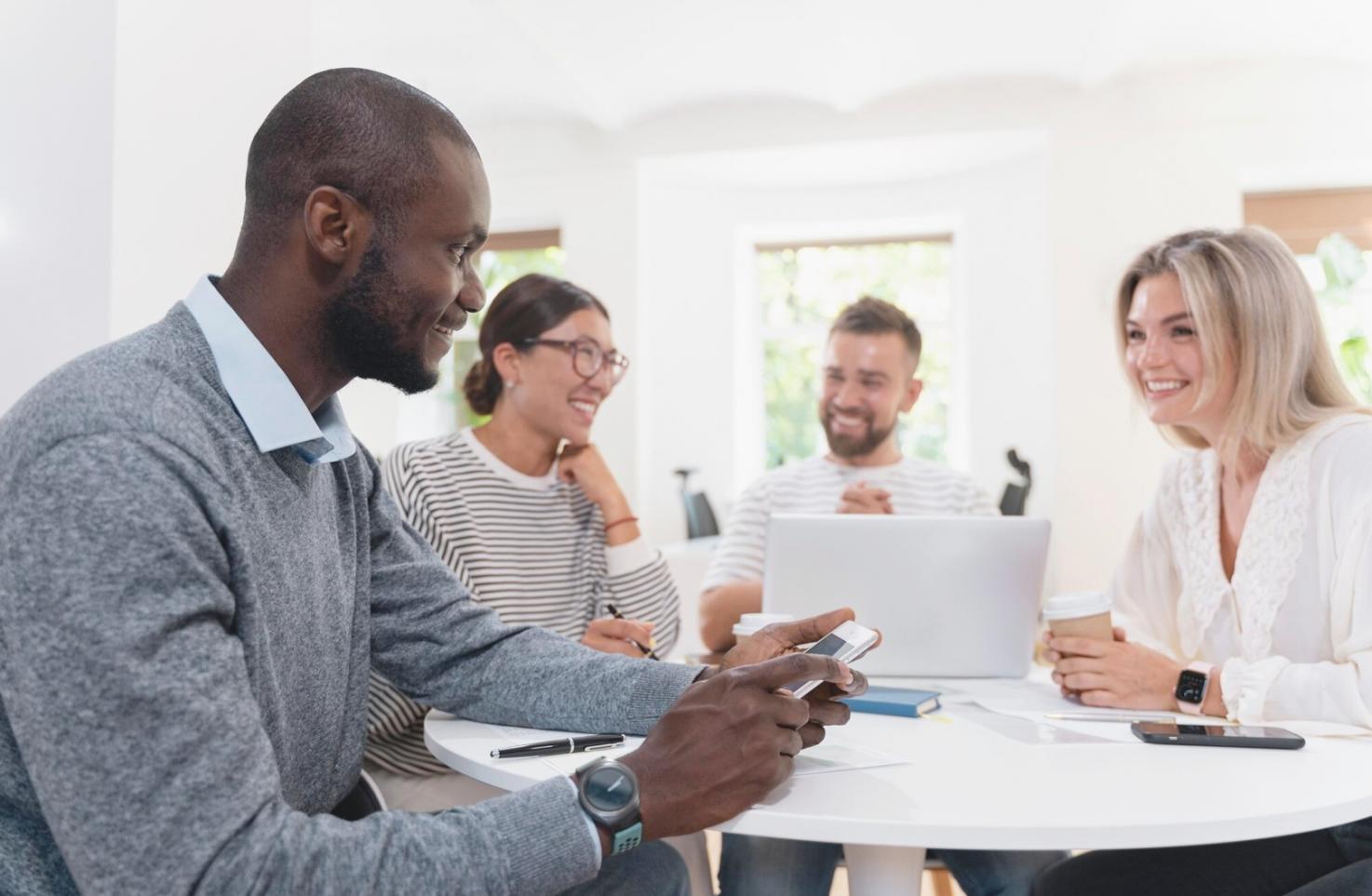 Sesión de planificación financiera con ejemplos prácticos